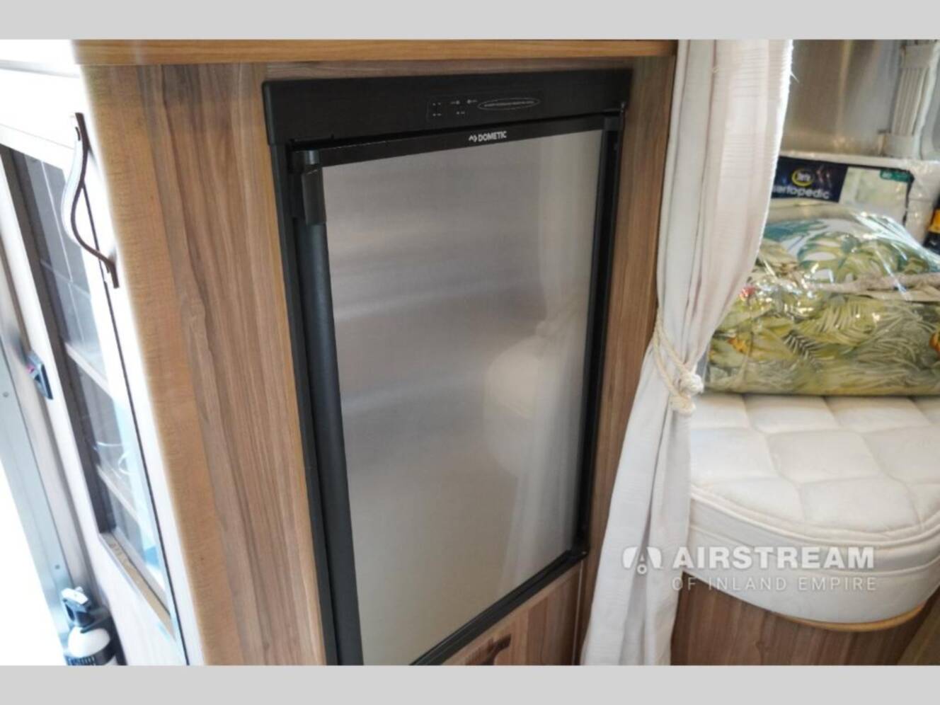 A photo of this 2018 Airstream TOMMY BAHAMA 19CB