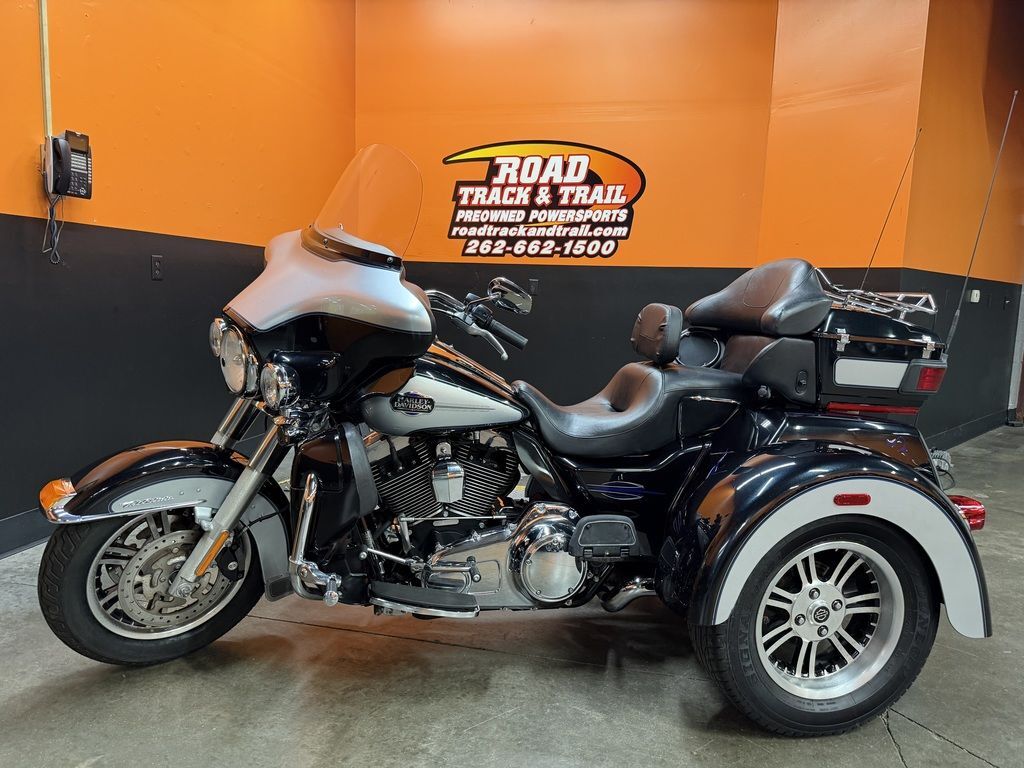 2013 Harley-Davidson® FLHTCUTG - Tri Glide® Ultra Classic® ULTRA CLASSIC in Big Bend, WI