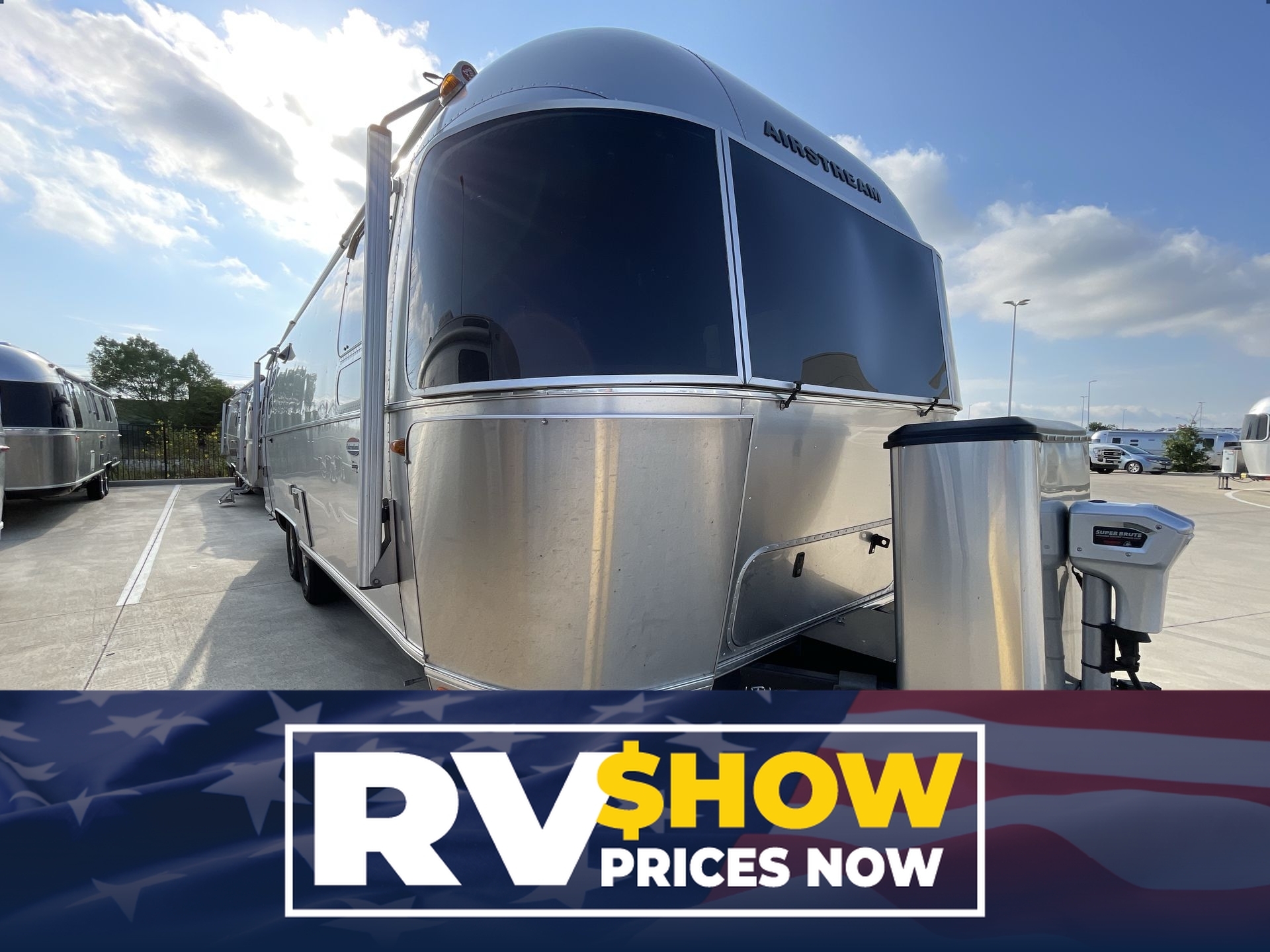 2017 Airstream International 27FB in buda TX