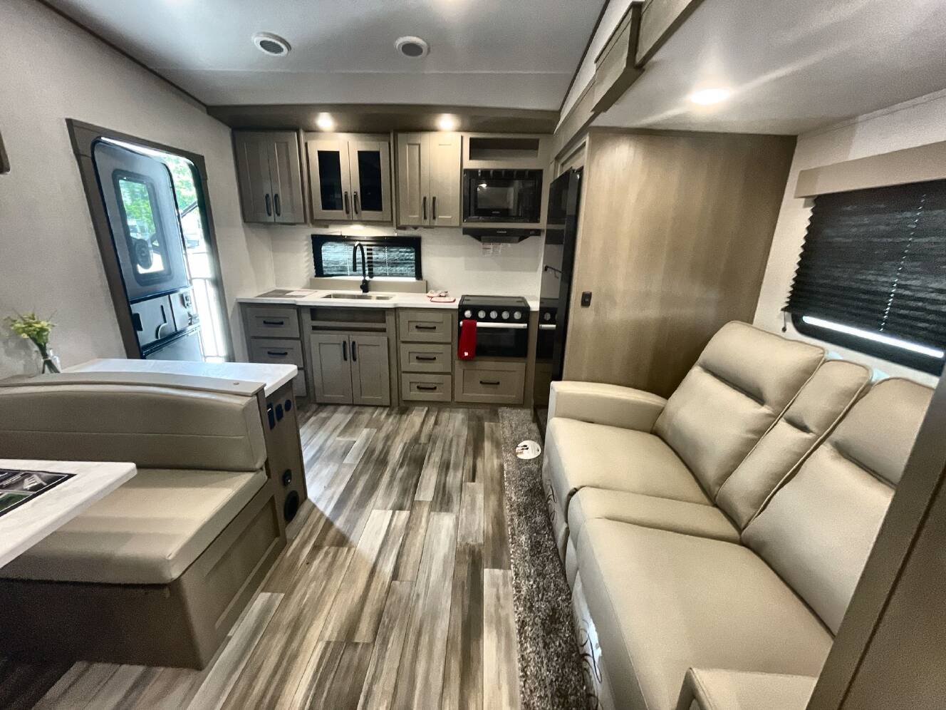 A photo of this 2025 Grand Design Reflection 100 Series 22RK