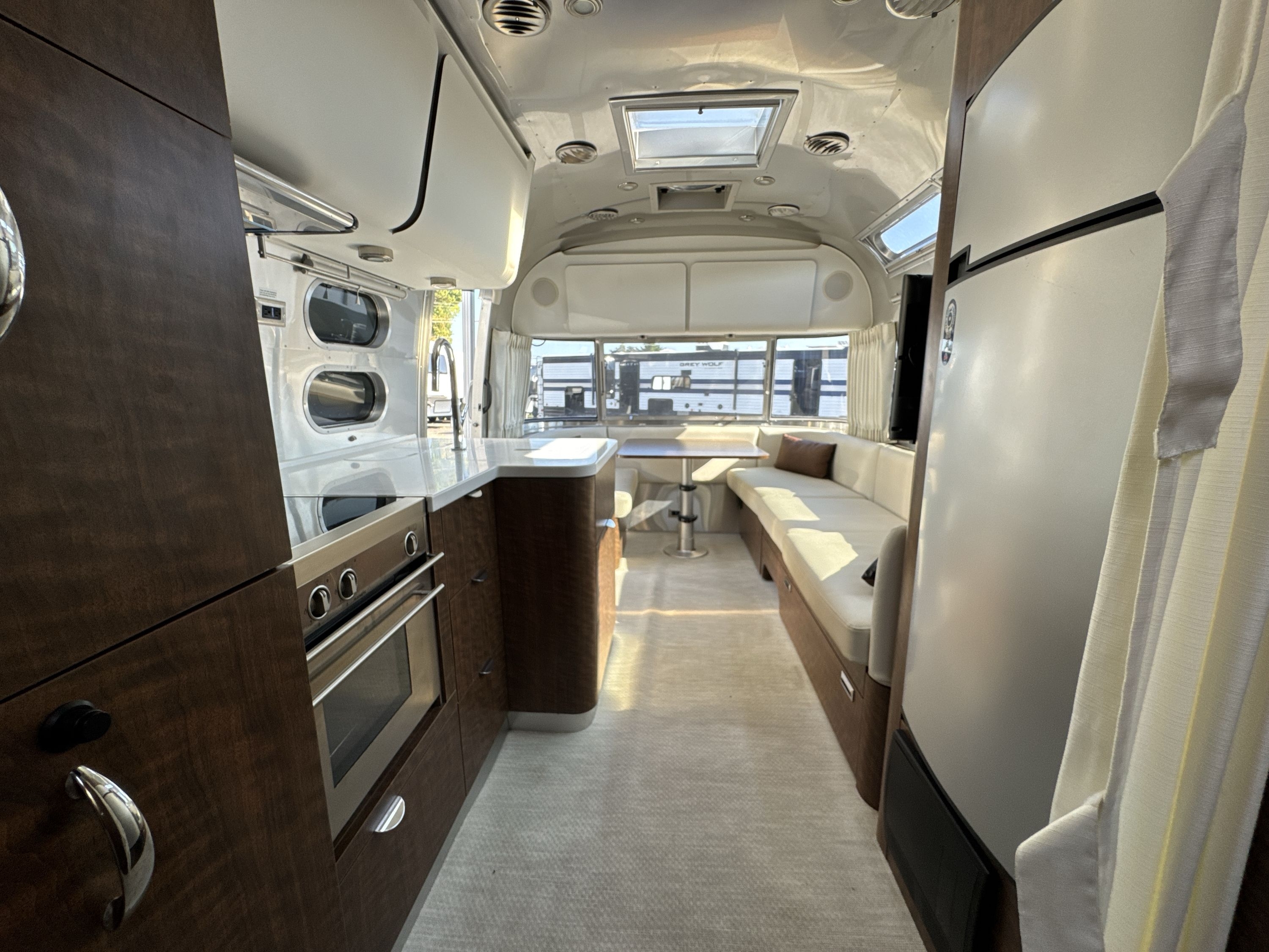 2019 Airstream GLOBETROTTER 27FB TWIN in colfax NC
