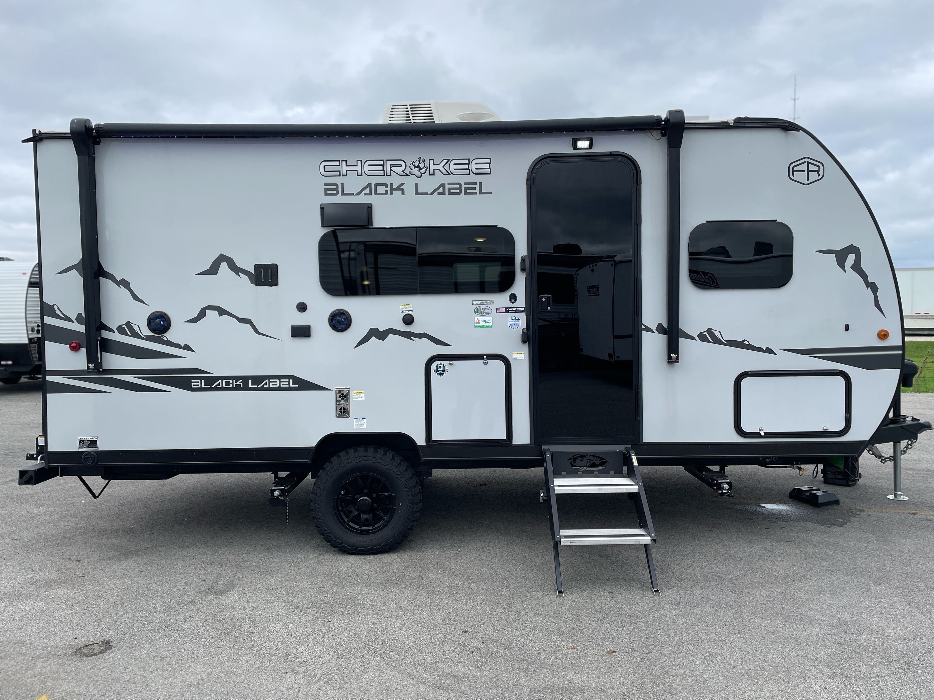 2025 Forest River WOLF PUP BLACK LABEL 16BHSWBL 16BHSBL in braidwood IL