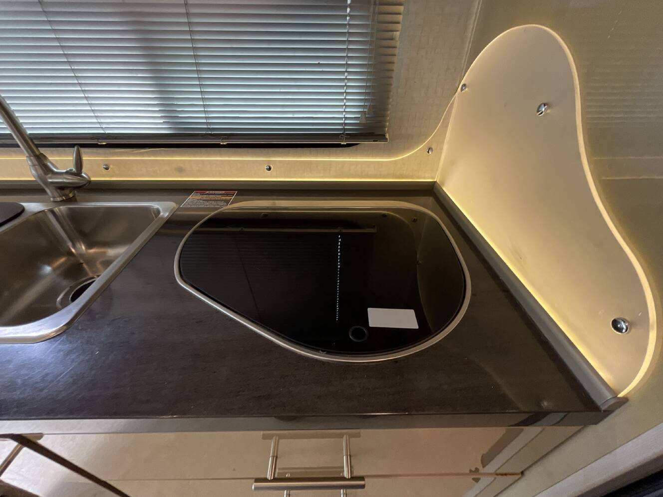 A photo of this 2015 Itasca NAVION 24V