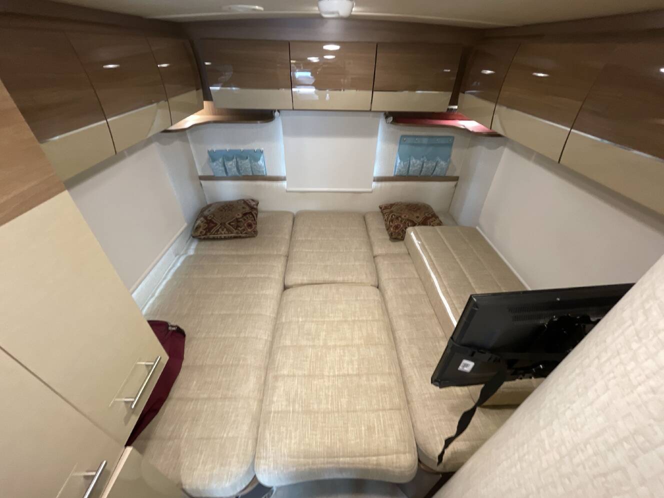 A photo of this 2015 Itasca NAVION 24V