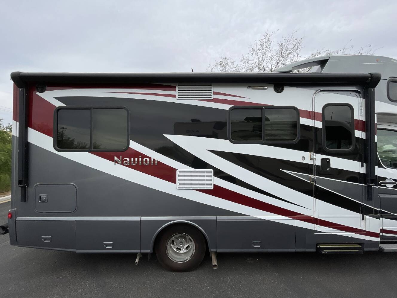 A photo of this 2015 Itasca NAVION 24V
