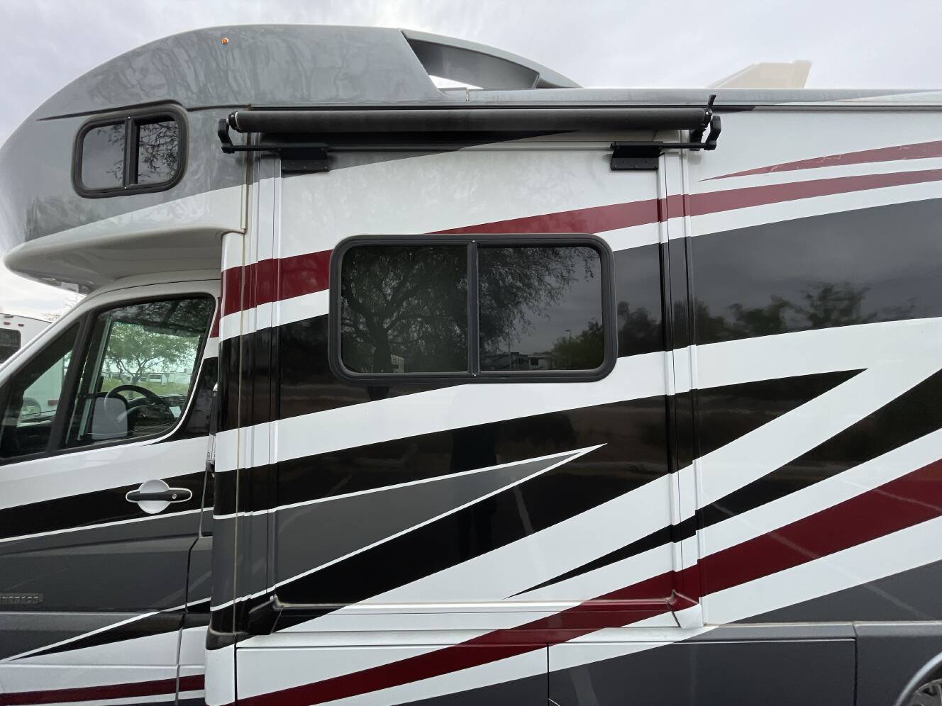 A photo of this 2015 Itasca NAVION 24V