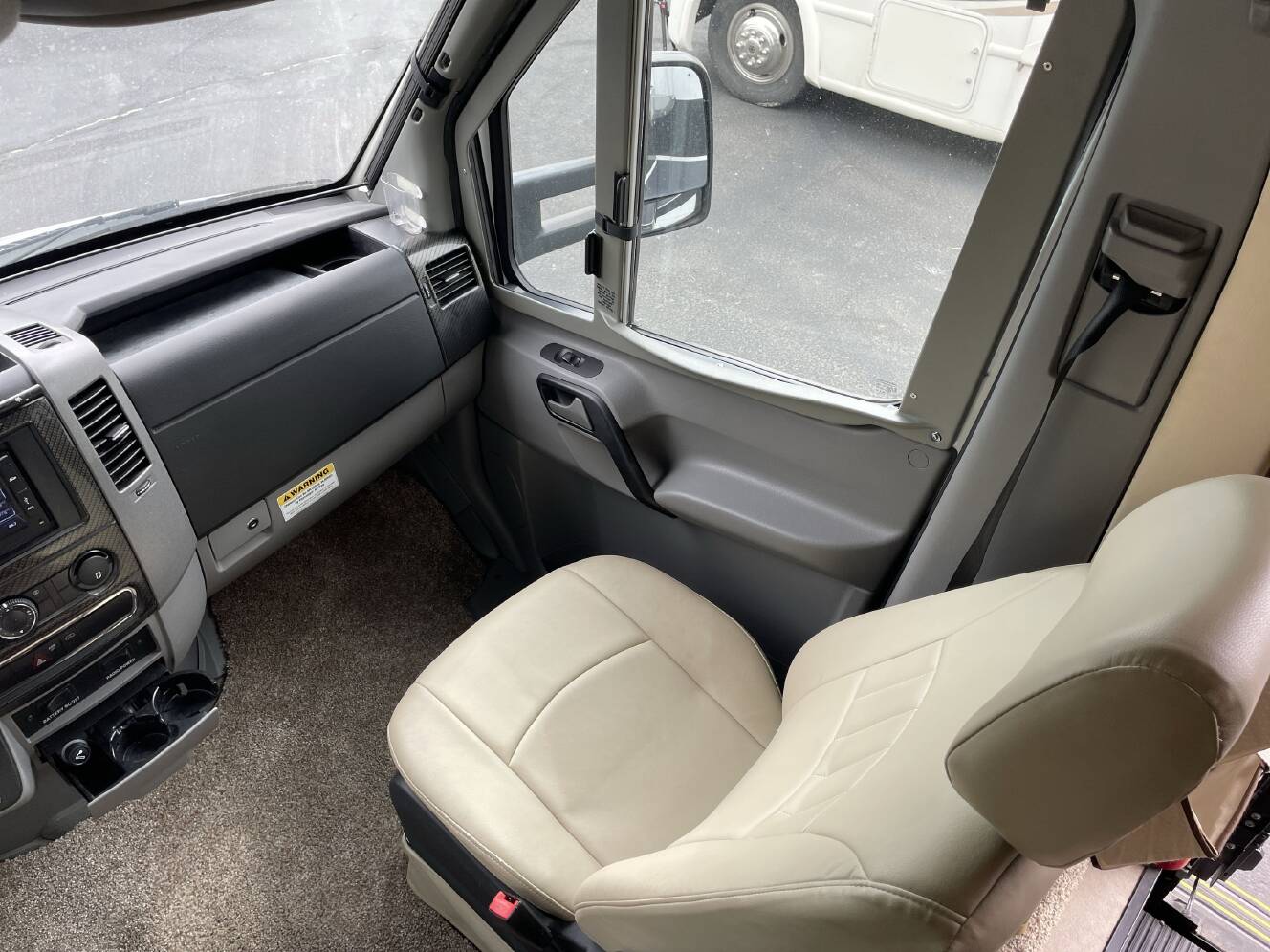 A photo of this 2015 Itasca NAVION 24V