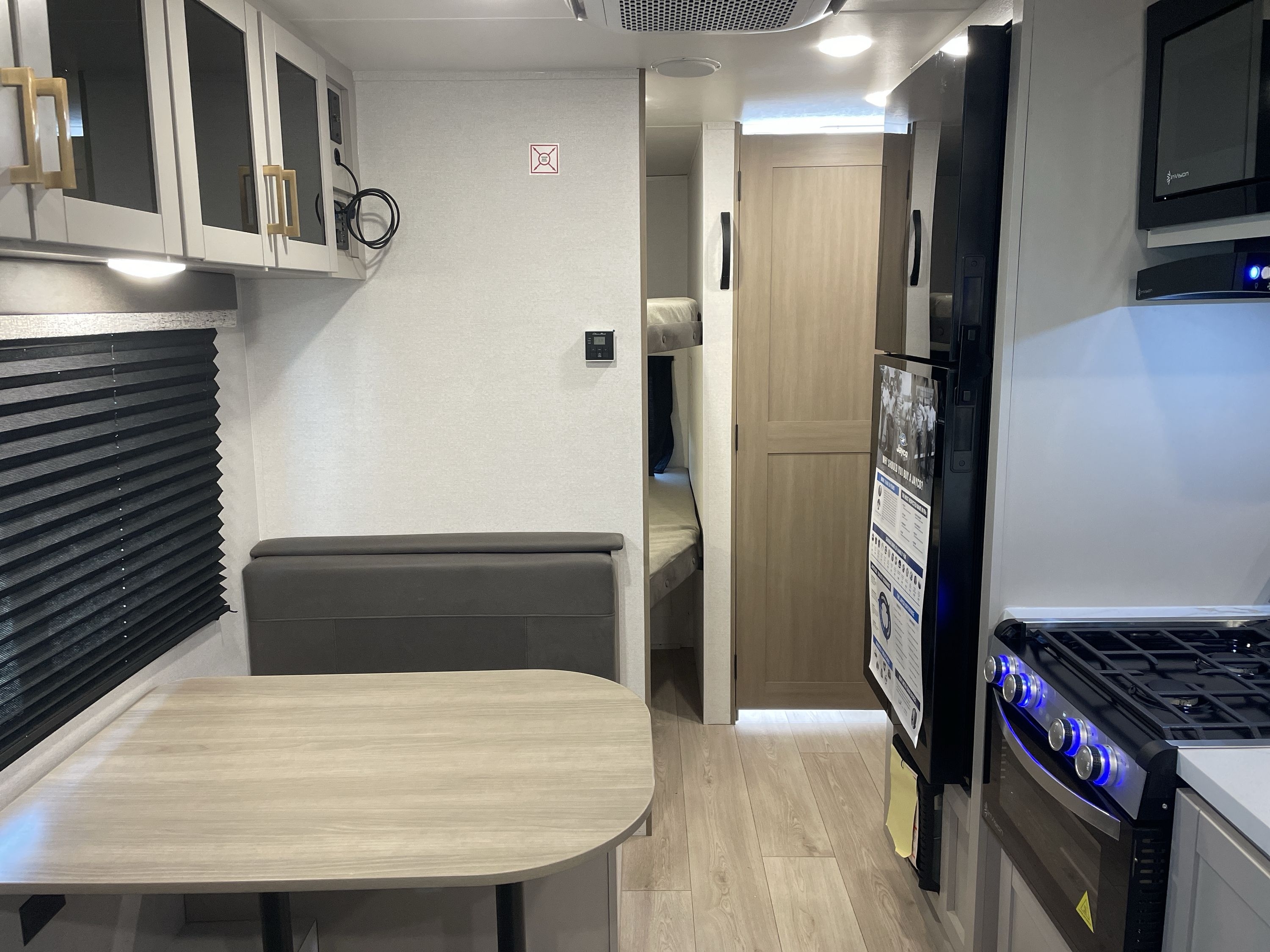 2027 Jayco JAY FLIGHT 211MBW in anderson CA