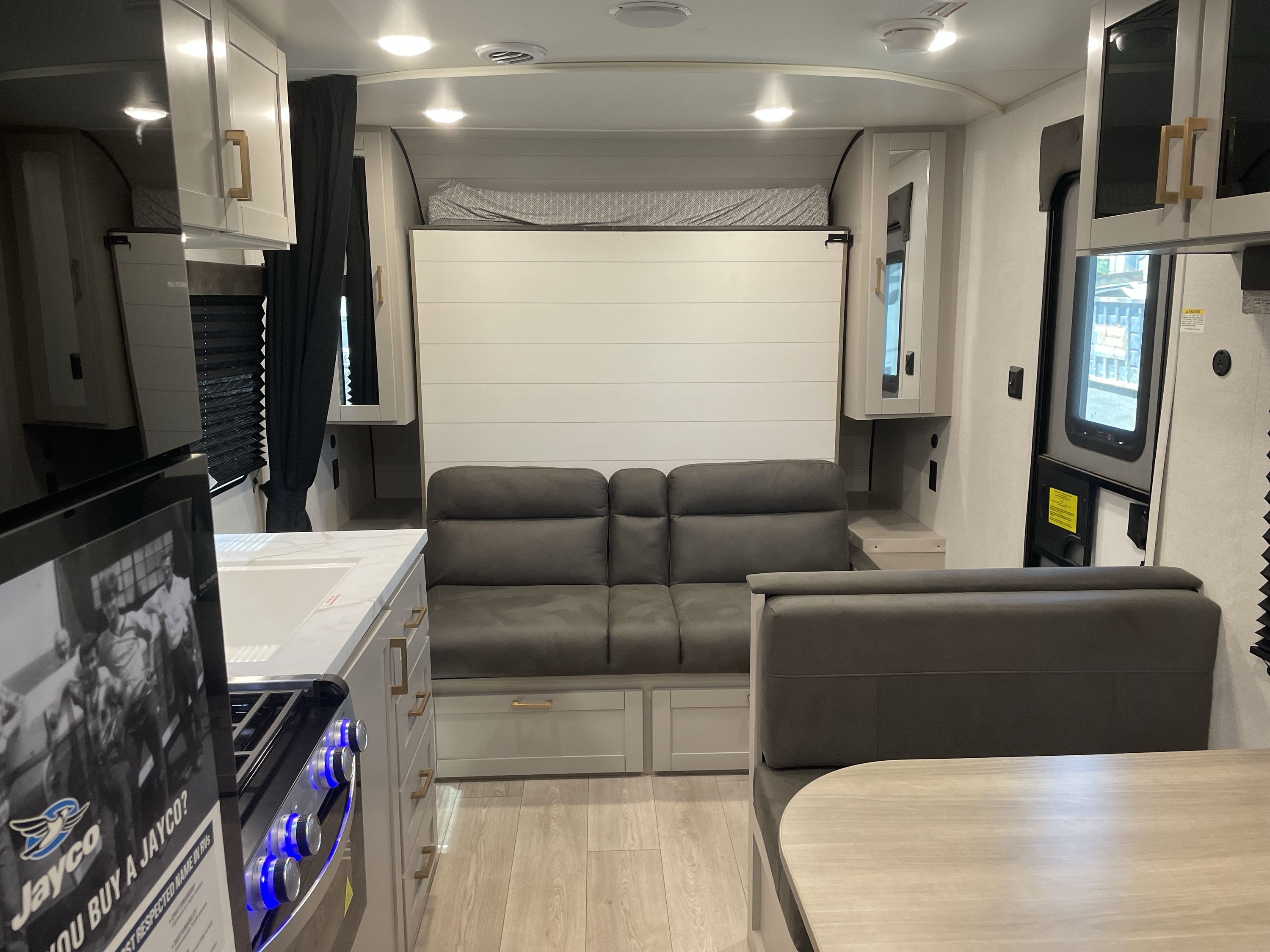 2027 Jayco JAY FLIGHT 211MBW in anderson CA