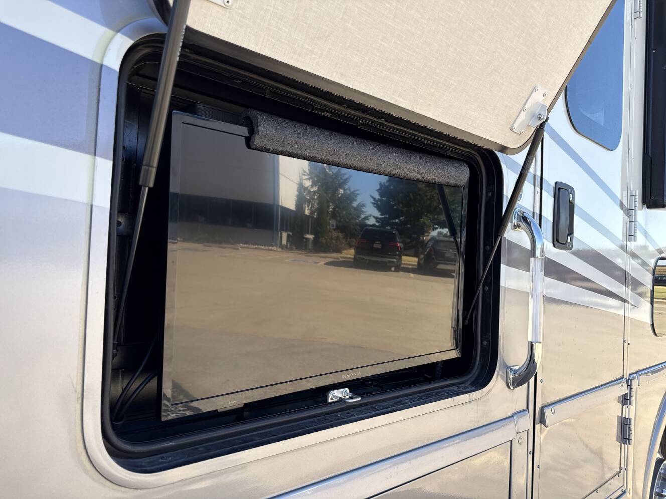 A photo of this 2025 Winnebago ADVENTURER 35F