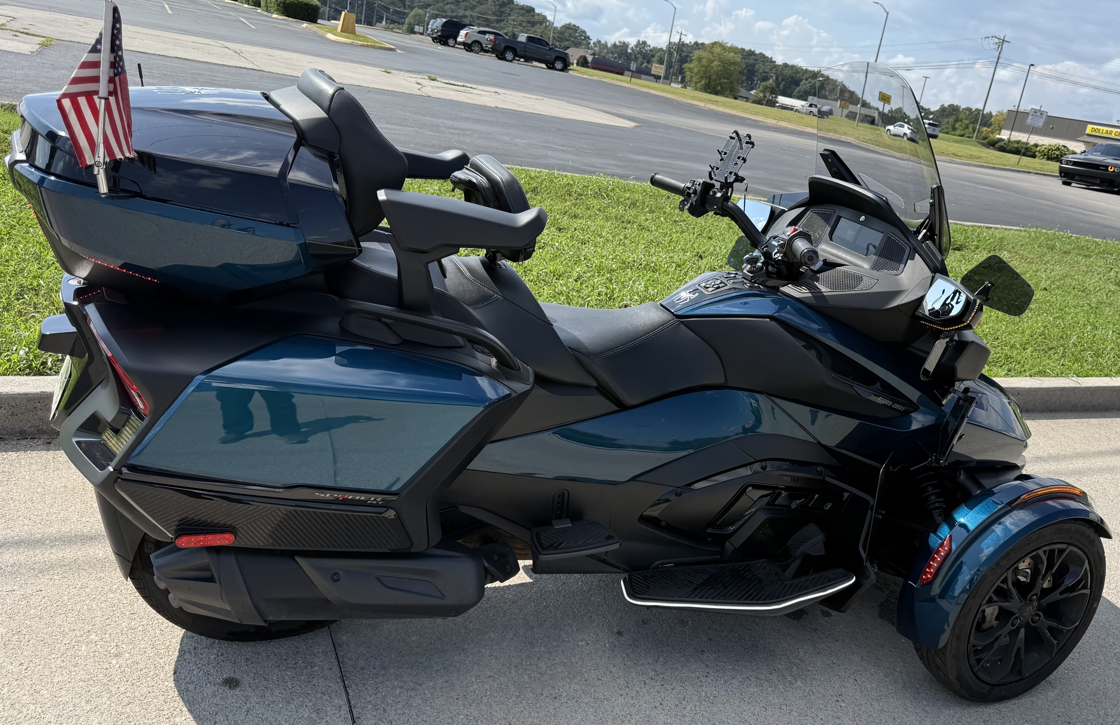 2021 Can-Am SPYDER RT LIMITED Cruiser motorcycle