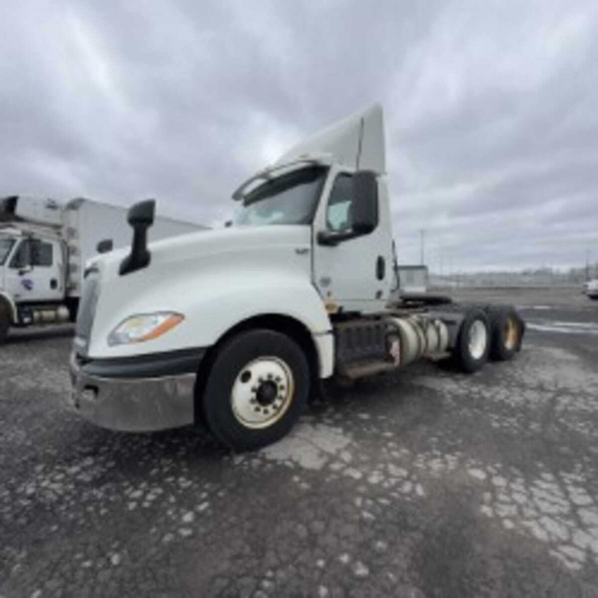 2021 INTERNATIONAL LT625 DAYCAB T/A in Hampton, VA