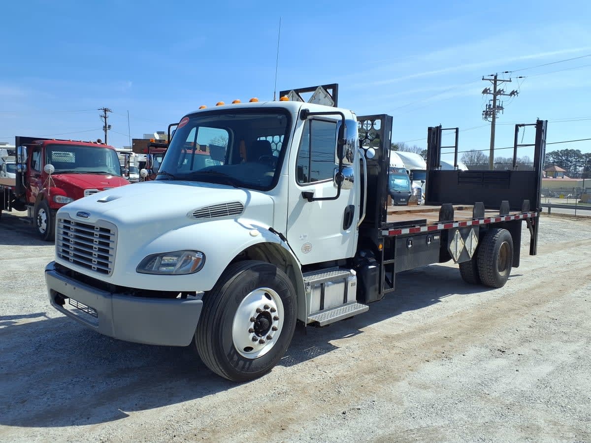 2019 FREIGHTLINER BUSINESS CLASS M2 106 in Greenville, SC