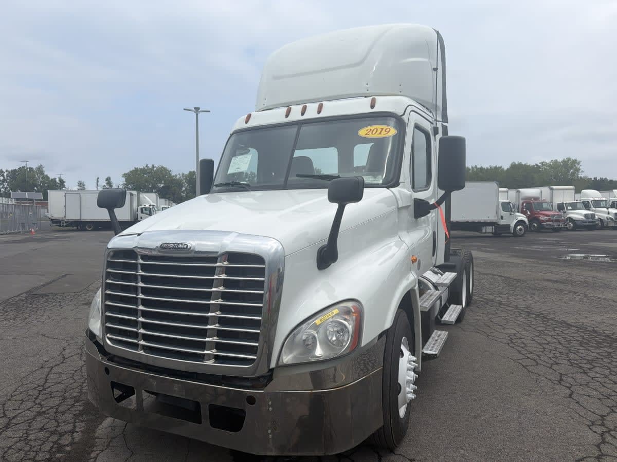 2019 FREIGHTLINER CASCADIA 125 in Hampton, VA