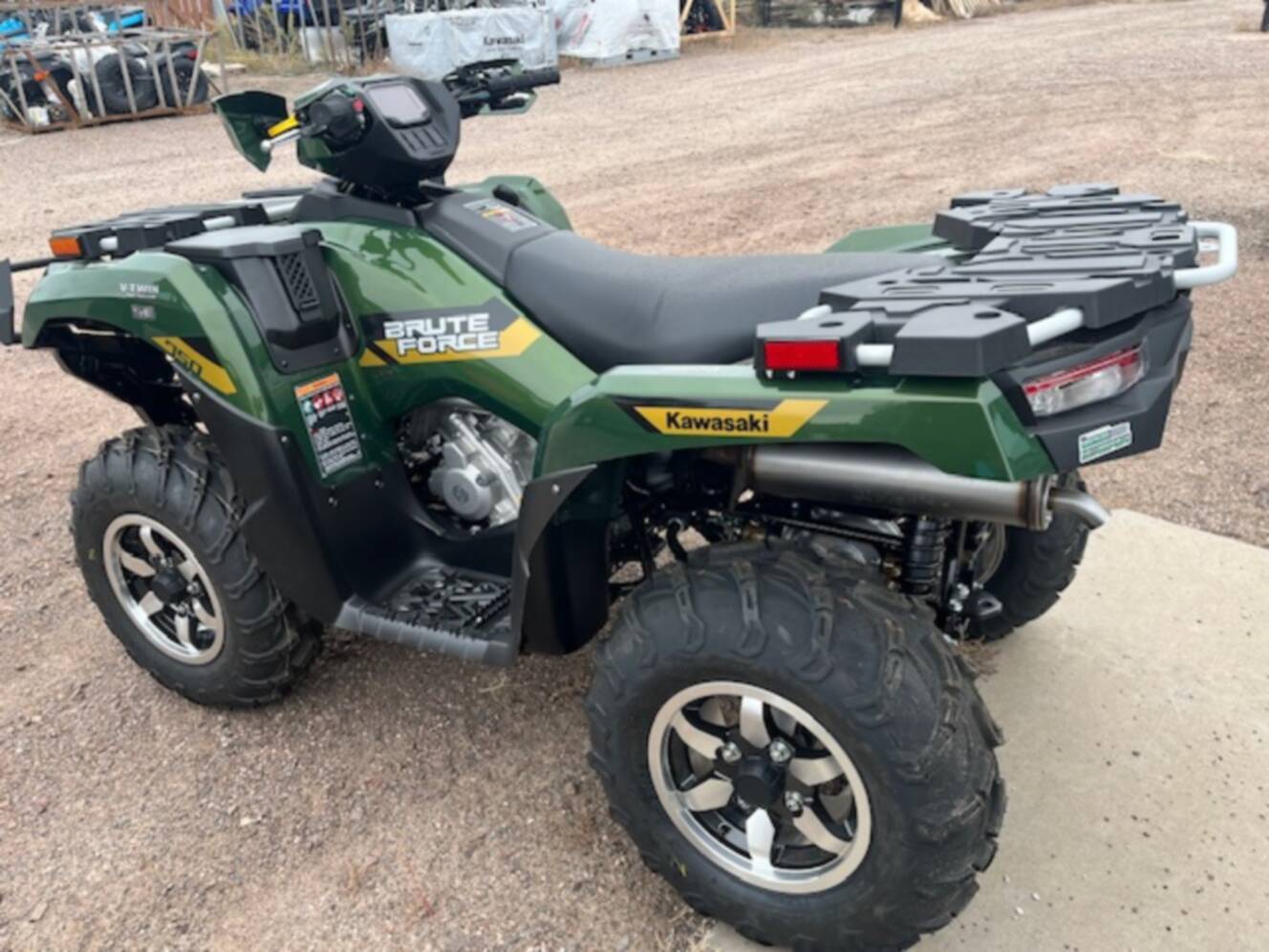A photo of this 2026 Kawasaki Brute Force 750 SE EPS