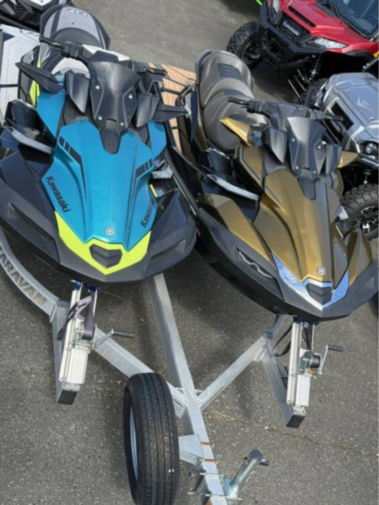 A photo of this 2022 Kawasaki ULTRA 310 LX