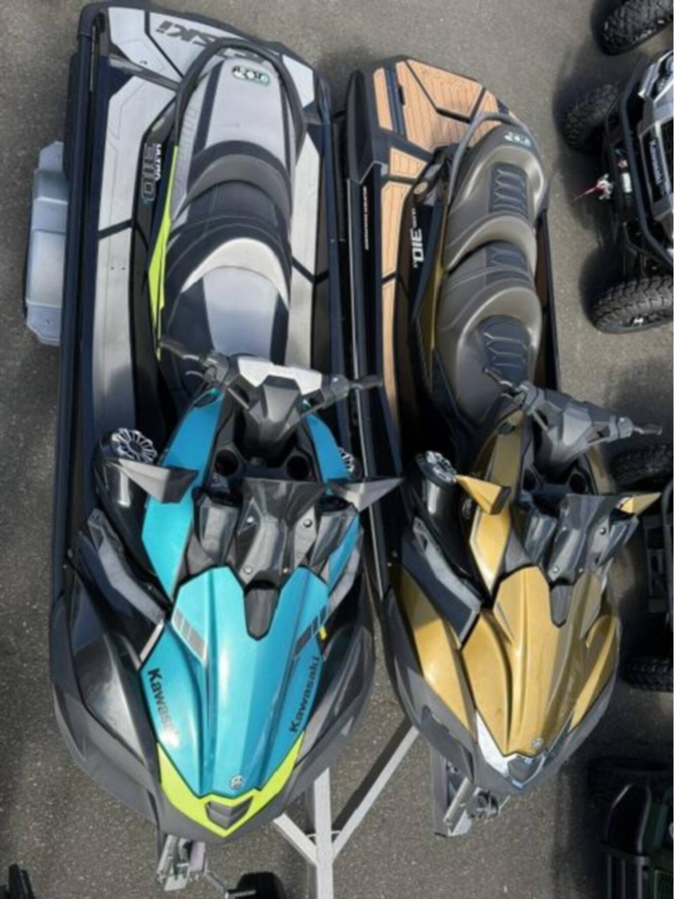 A photo of this 2022 Kawasaki ULTRA 310 LX