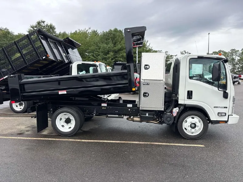 2026 ISUZU NPR HD