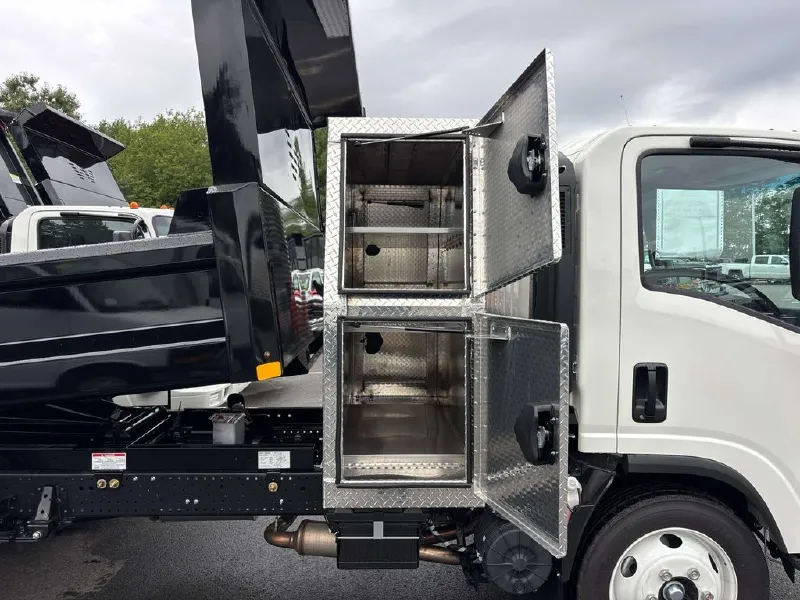 2026 ISUZU NPR HD