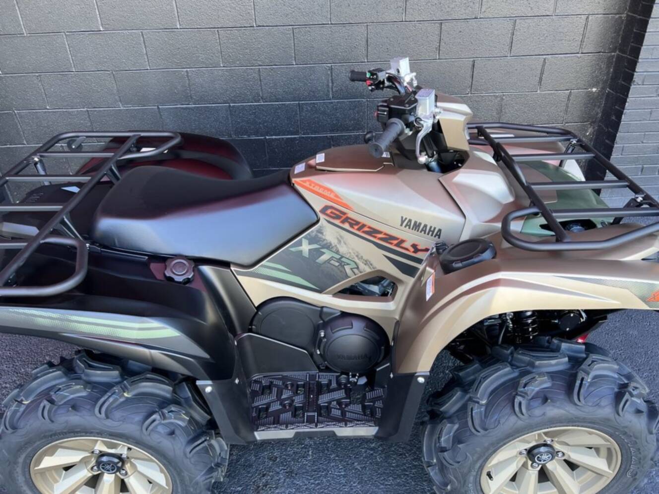 A photo of this 2027 Yamaha GRIZZLY EPS XT-R