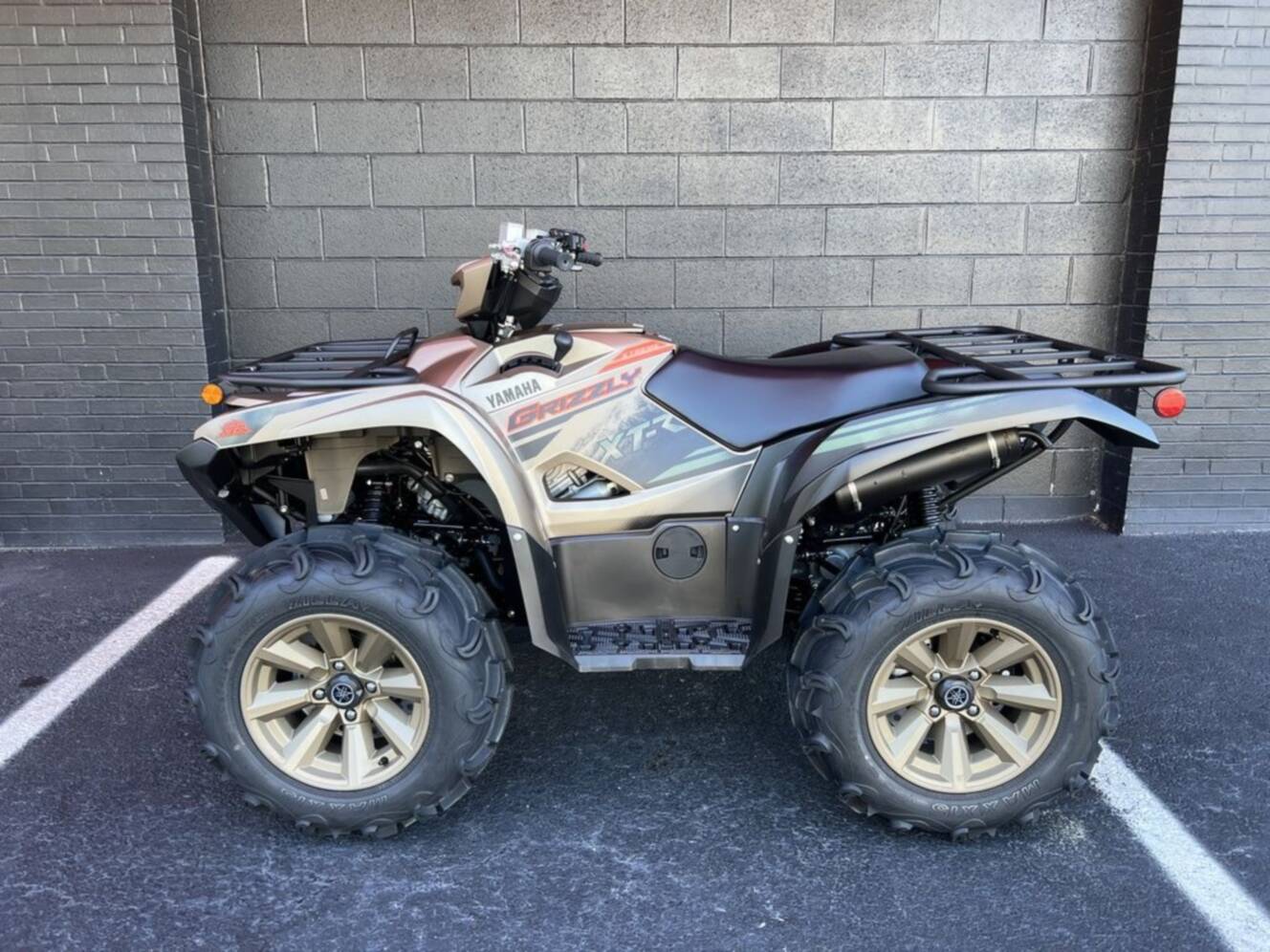 A photo of this 2027 Yamaha GRIZZLY EPS XT-R