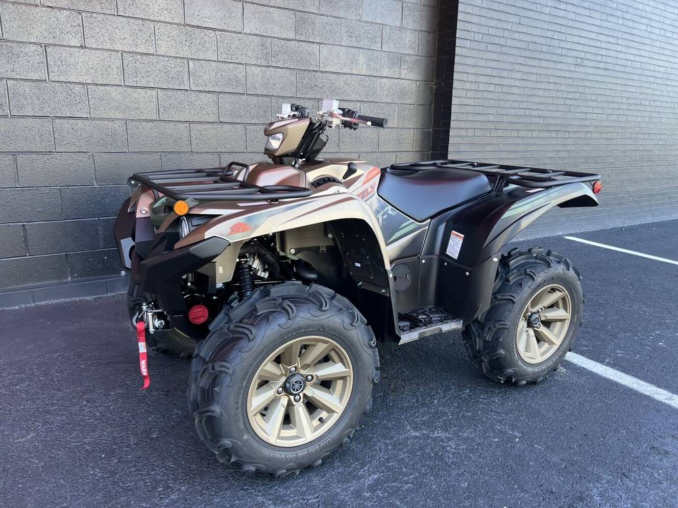 A photo of this 2027 Yamaha GRIZZLY EPS XT-R