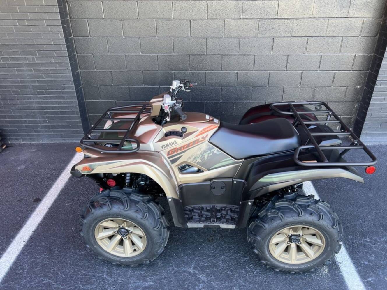 A photo of this 2027 Yamaha GRIZZLY EPS XT-R