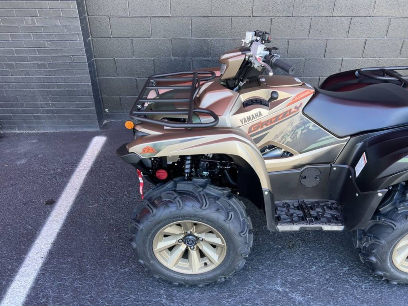 A photo of this 2027 Yamaha GRIZZLY EPS XT-R