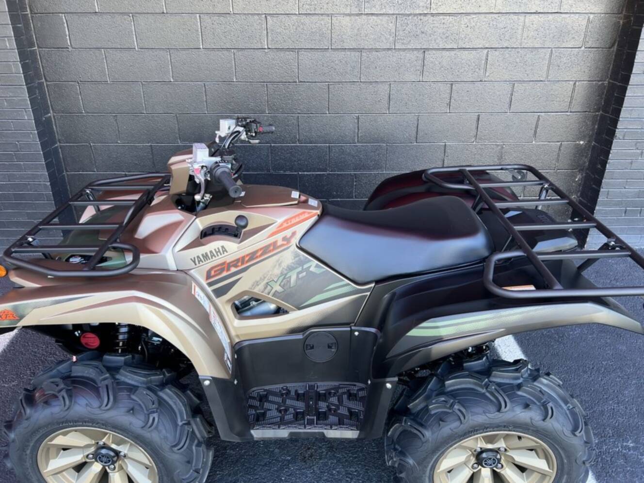 A photo of this 2027 Yamaha GRIZZLY EPS XT-R