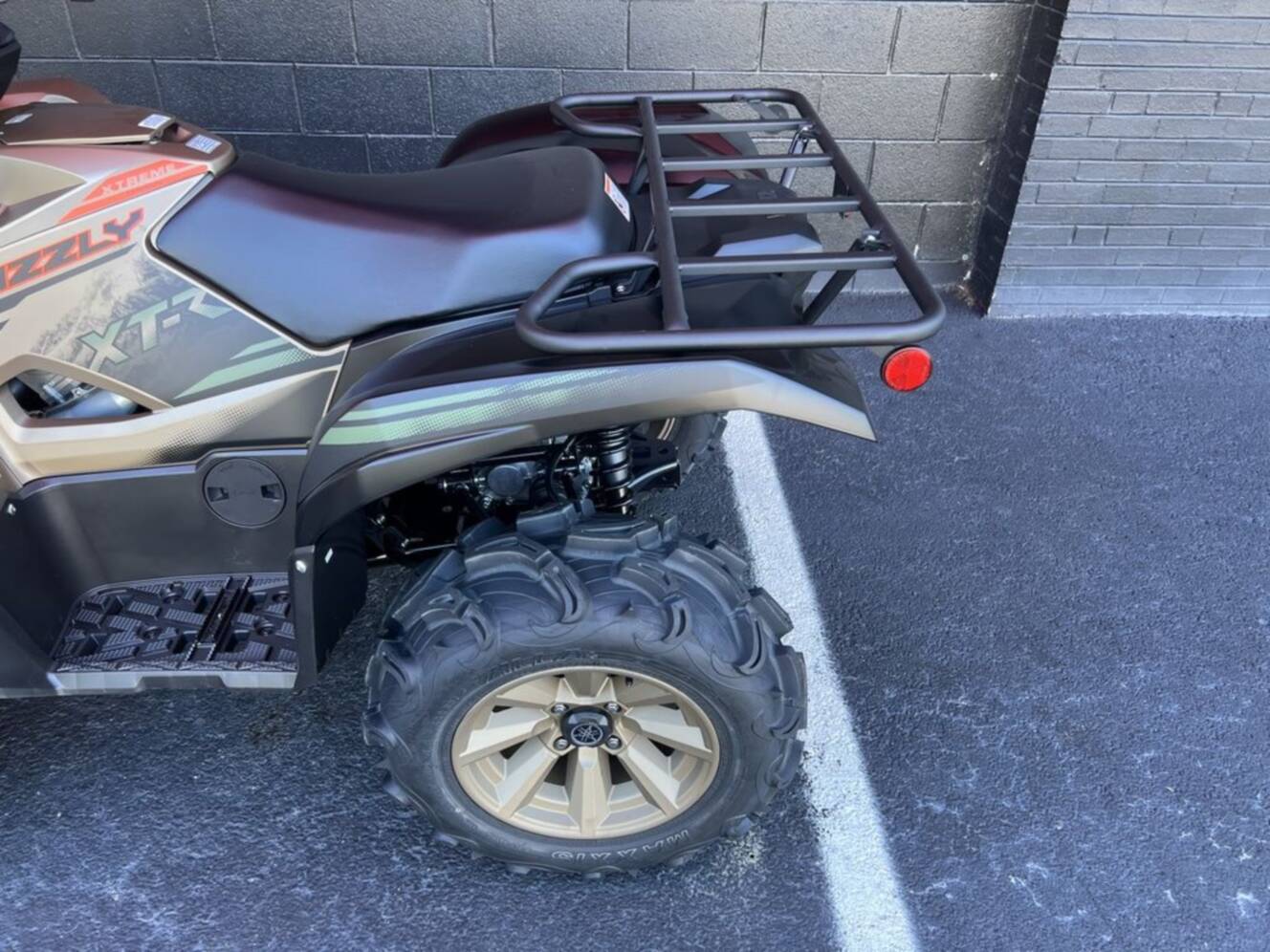A photo of this 2027 Yamaha GRIZZLY EPS XT-R