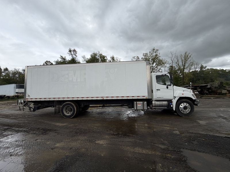 2016 HINO 268