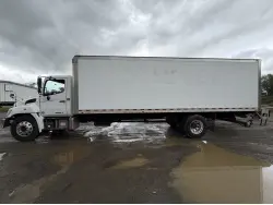 2016 HINO 268