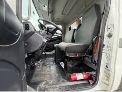 2016 HINO 268