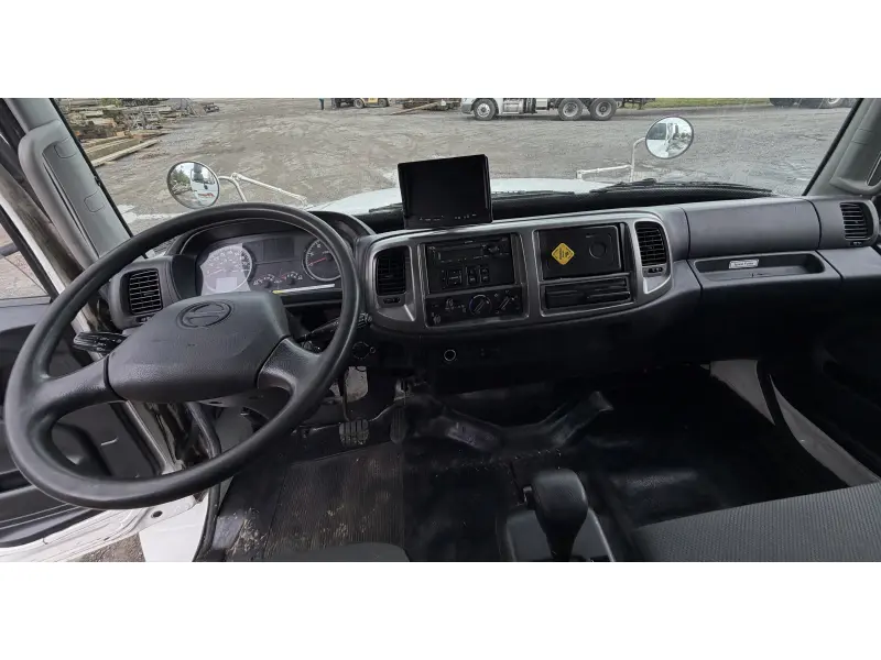2016 HINO 268