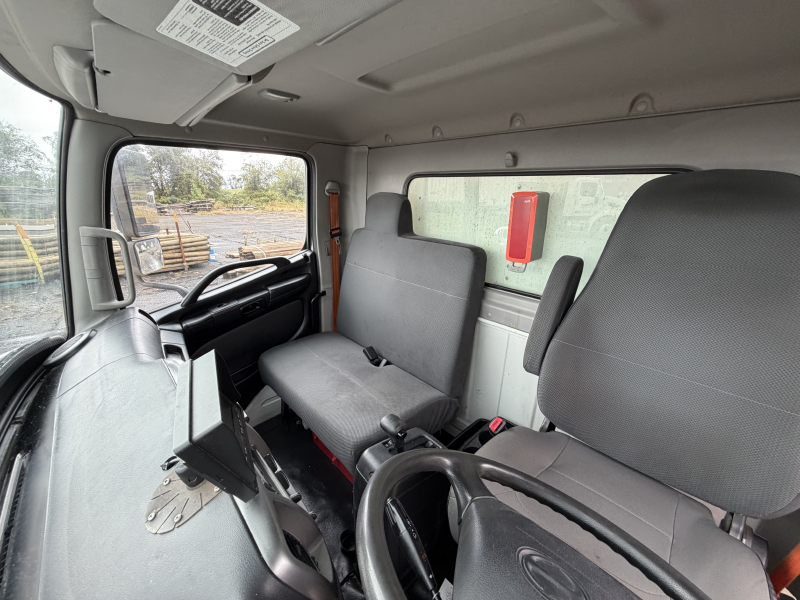 2016 HINO 268