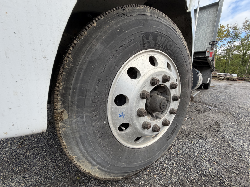 2018 PETERBILT 337