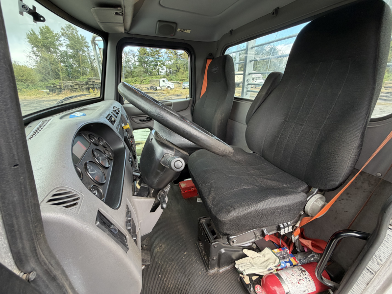 2018 PETERBILT 337