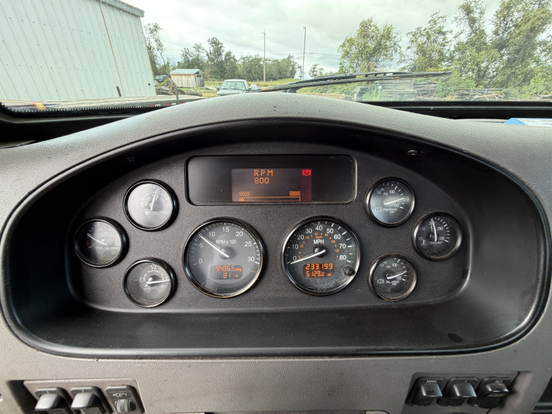 2018 PETERBILT 337