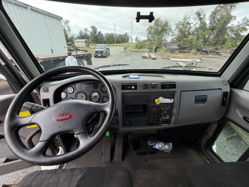 2018 PETERBILT 337