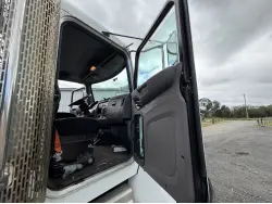 2018 PETERBILT 337