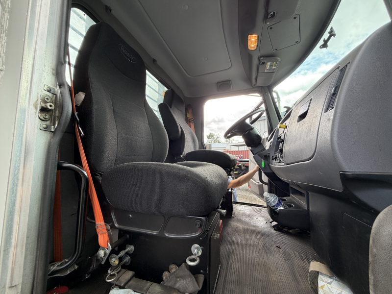 2018 PETERBILT 337