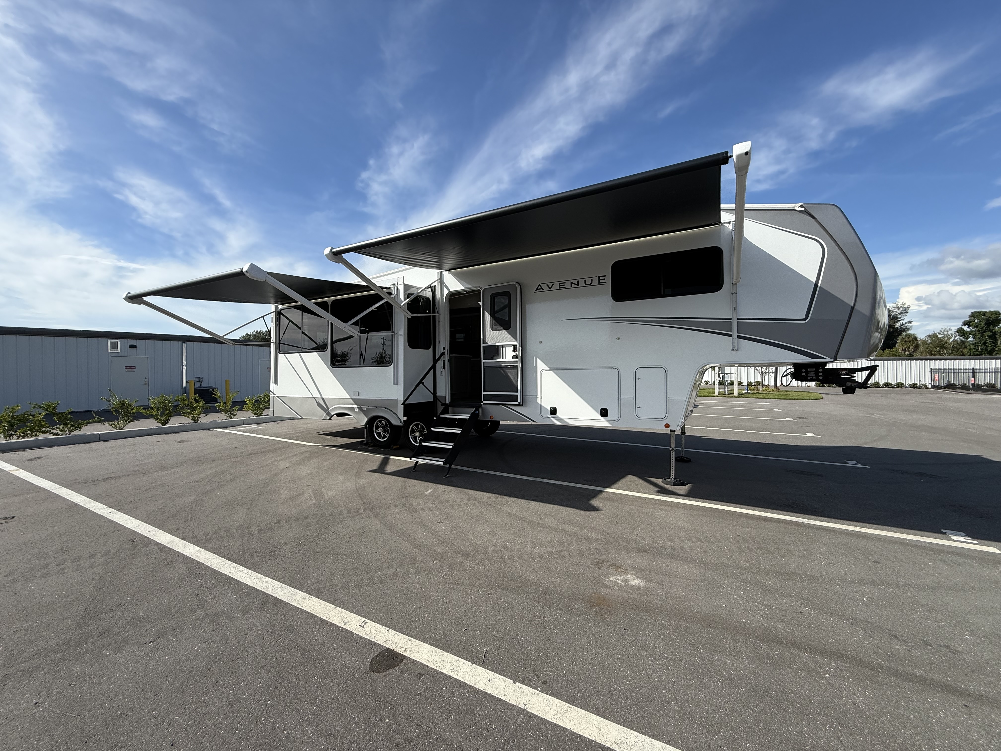 2026 Alliance Rv AVENUE 32RLS RV