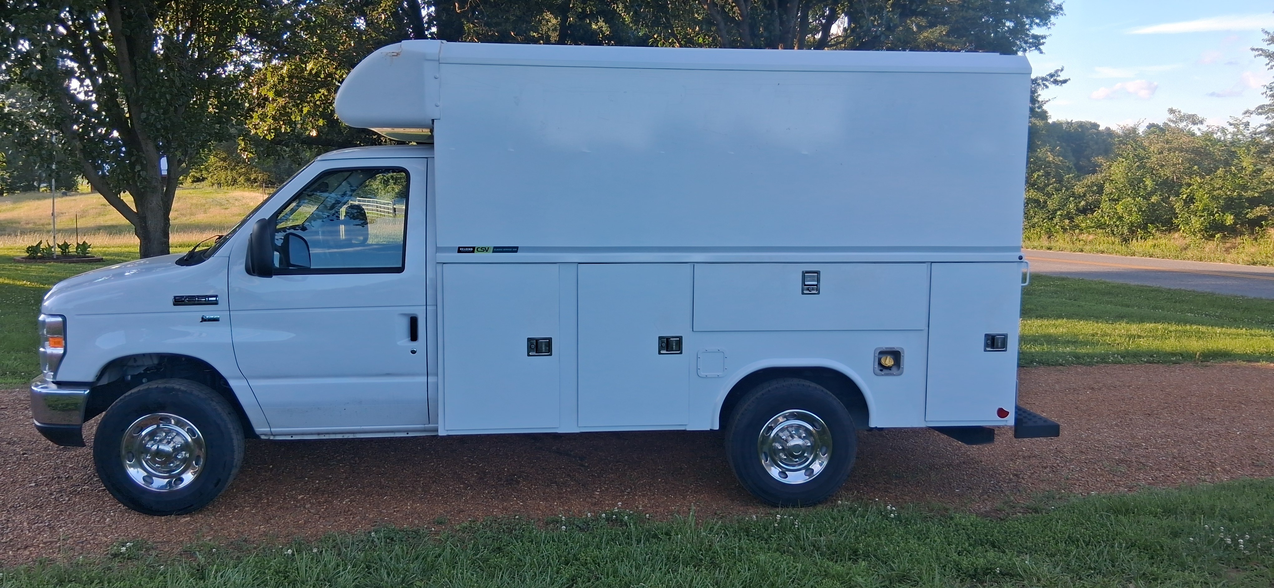 2019 FORD E350 in Mayfield, KY