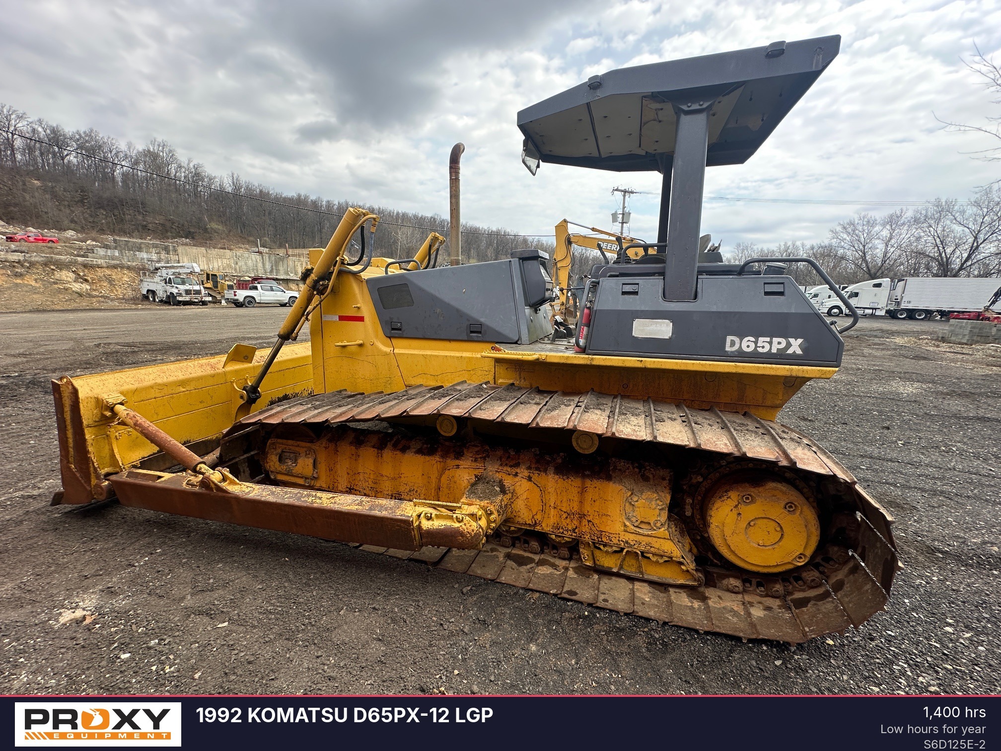 1992 KOMATSU D65PX-12 LGP in Trenton, NJ