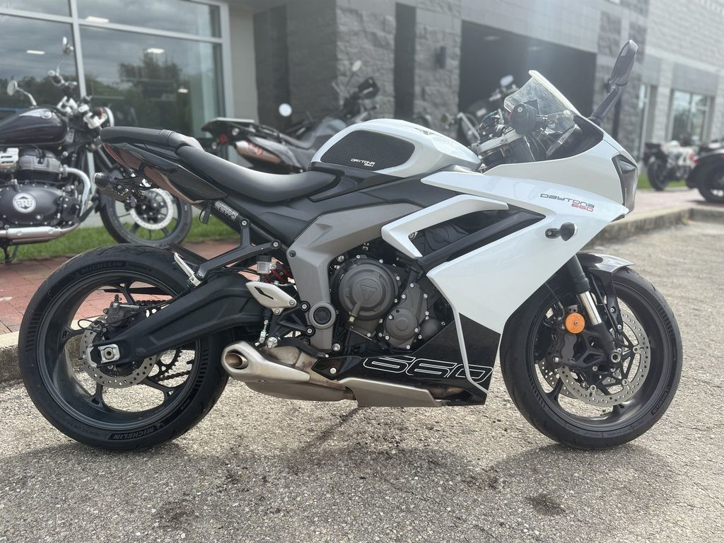 2025 Triumph Daytona 660 Snowdonia WhiteSapphire Black 660 in Tallahassee, FL
