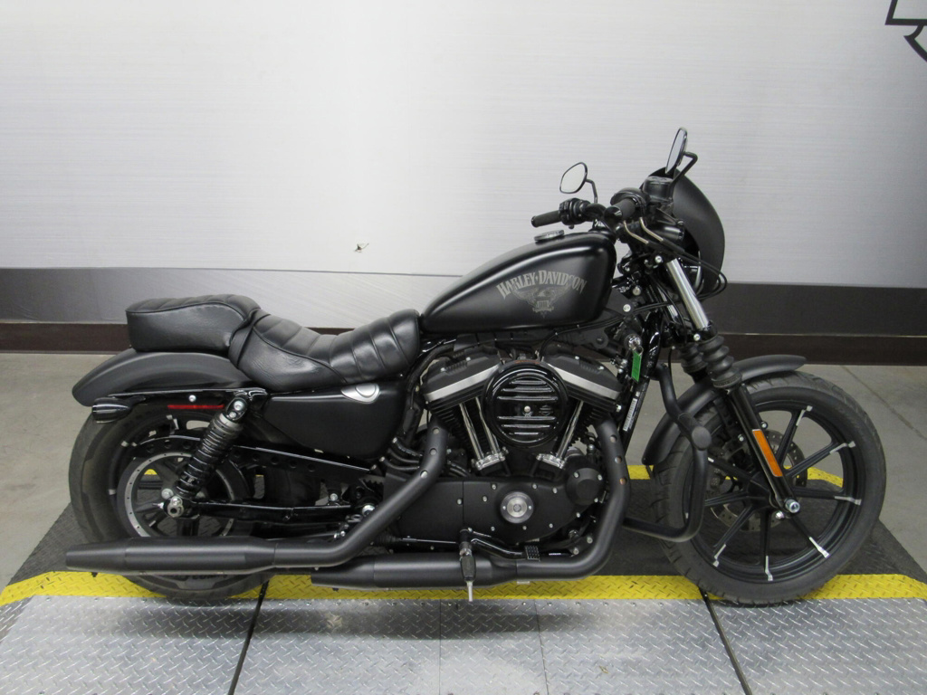 2016 Harley-Davidson Sportster Iron 883 in Goodyear, AZ
