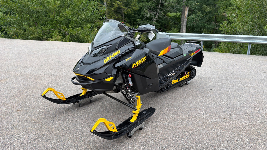 2027 Ski-Doo MXZ ADR BLIZ 850/137 1.25" E.S 850 E-TEC in milford NH
