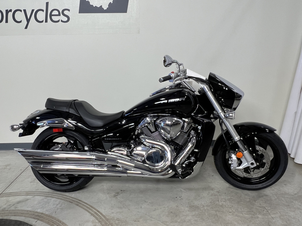 2025 Suzuki Boulevard M109R (VZR1800M5) in peninsula OH