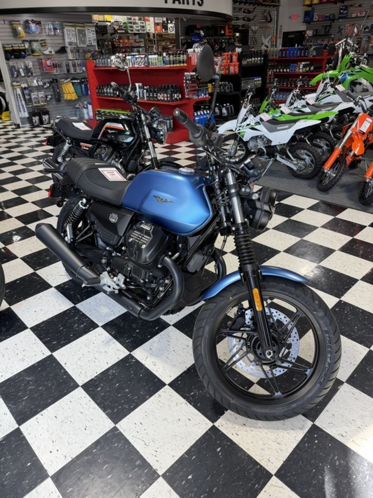 2027 Moto Guzzi V7 Stone STONE in Middletown, NJ