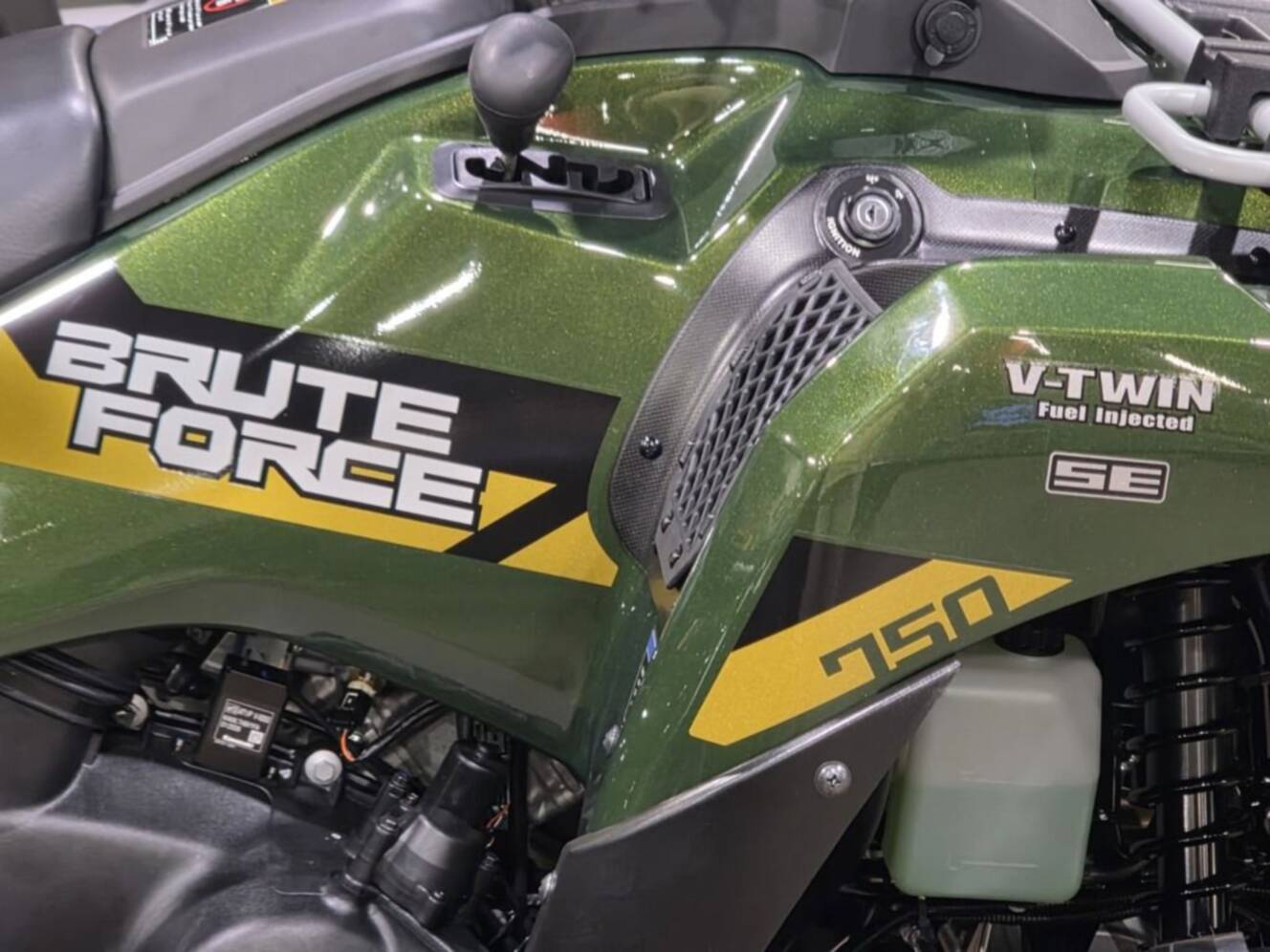 A photo of this 2026 Kawasaki Brute Force® 750 SE EPS